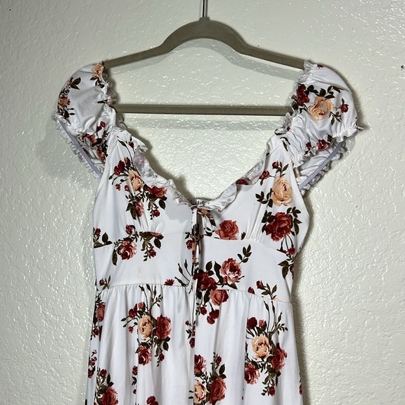 Floral White Dress with Red and Pink Roses M - Picture 2 of 5